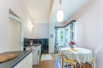2.NP - kuchyň s jídelním koutem - Prodej domu 171 m², Praha 10 - Hostivař