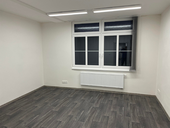 Prodej skladovacích prostor 2300 m², Rotava