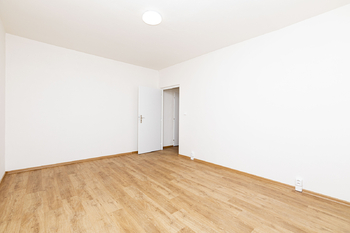 pokoj - Pronájem bytu 2+1 v družstevním vlastnictví 55 m², Roudnice nad Labem