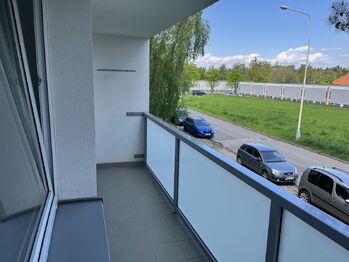 Lodžie - Pronájem bytu 2+kk v osobním vlastnictví 46 m², Kladno