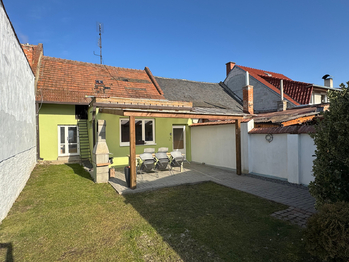 Prodej domu 315 m², Nesovice