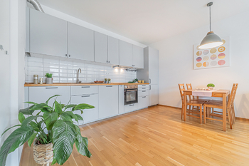 kuchyňský kout - Prodej bytu 2+kk v osobním vlastnictví 56 m², Praha 8 - Libeň