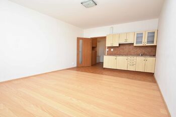 Pronájem bytu 1+kk v osobním vlastnictví 28 m², Praha 9 - Horní Počernice