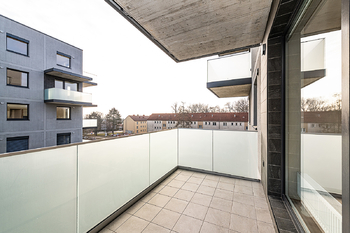 Balkon - Pronájem bytu 2+kk v osobním vlastnictví 79 m², Praha 9 - Prosek