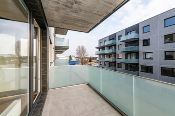 Balkon - Pronájem bytu 2+kk v osobním vlastnictví 79 m², Praha 9 - Prosek