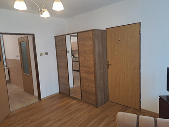 obývací pokoj - Pronájem bytu 1+1 v osobním vlastnictví 40 m², Třebíč