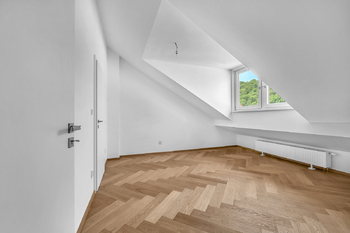 Prodej bytu 2+1 v osobním vlastnictví 77 m², Praha 5 - Smíchov