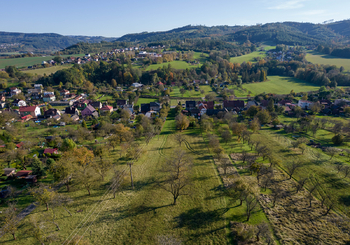 Prodej pozemku 7010 m², Poličná