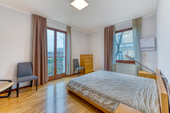 Pronájem bytu 5+1 v osobním vlastnictví 182 m², Praha 2 - Vinohrady