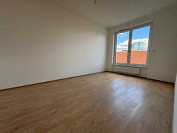 Ložnice 1 - Prodej bytu 3+kk v osobním vlastnictví 77 m², Brno