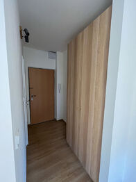 předsíň - Pronájem bytu 1+1 v osobním vlastnictví 37 m², Ústí nad Labem