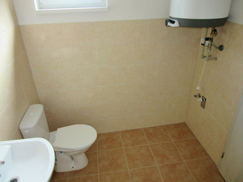 WC. - Pronájem bytu 2+kk v osobním vlastnictví 48 m², Dražice