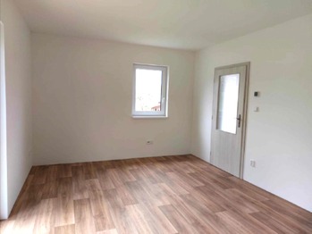 Druhý z pokojů. - Pronájem bytu 2+kk v osobním vlastnictví 48 m², Dražice