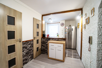 chodba - Prodej bytu 3+1 v osobním vlastnictví 56 m², Ústí nad Labem