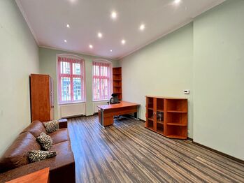 Pronájem kancelářských prostor 46 m², Karlovy Vary