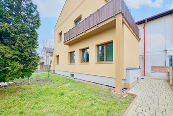 Prodej nájemního domu 1350 m², Žatec