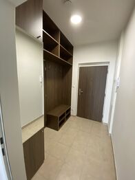 předsíň - Pronájem bytu 1+kk v osobním vlastnictví 29 m², Plzeň