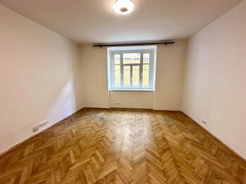 Pronájem bytu 1+kk v osobním vlastnictví 33 m², Praha 7 - Holešovice