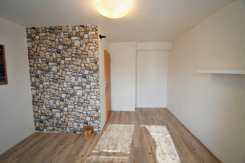 POKOJ 2 V PATŘE - Prodej domu 180 m², Praha 6 - Řepy