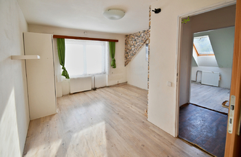 POKOJ 2 V PATŘE - Prodej domu 180 m², Praha 6 - Řepy