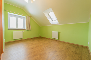 Pokoj v 1. poschodí - Prodej domu 146 m², Kladno