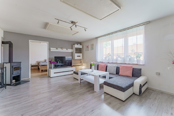 Prodej bytu 3+1 v osobním vlastnictví 72 m², Jince