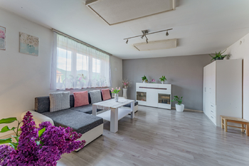 Prodej bytu 3+1 v osobním vlastnictví 72 m², Jince