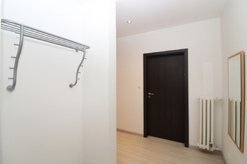 chodba - Pronájem bytu 3+1 v osobním vlastnictví 87 m², Praha 3 - Vinohrady