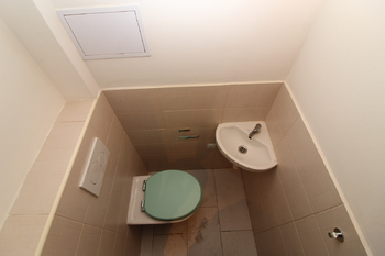 samostatné WC - Pronájem bytu 3+1 v osobním vlastnictví 87 m², Praha 3 - Vinohrady