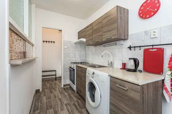 Pronájem bytu 1+1 v osobním vlastnictví 34 m², Meziboří