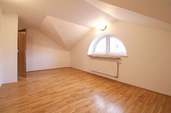 Pronájem bytu 4+kk v osobním vlastnictví 91 m², Kladno