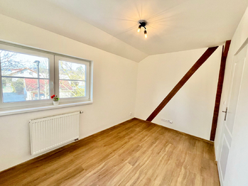 Pronájem bytu 3+1 v osobním vlastnictví 62 m², Dobřichovice