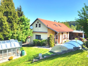 Celkový pohled ze zahrady. - Prodej chaty / chalupy 190 m², Týn nad Vltavou 