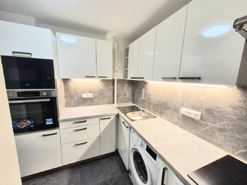 Pronájem bytu 3+1 v osobním vlastnictví 89 m², Praha 2 - Nové Město