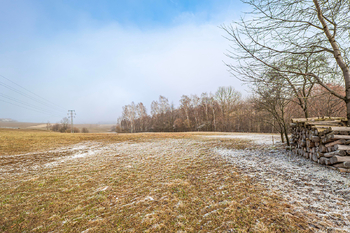 Pohled na pozemek. - Prodej pozemku 2263 m², Lažiště