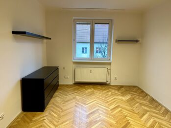 Pronájem bytu 1+1 v osobním vlastnictví 40 m², Praha 9 - Kbely