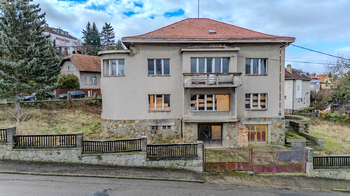 pohled čelní - Prodej domu 398 m², Hořovice