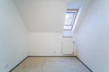 Pronájem obchodních prostor 642 m², Nymburk