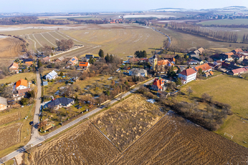 Prodej pozemku 1018 m², Suchdol