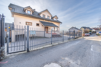 Prodej ubytovacího zařízení 420 m², Černolice