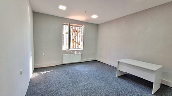 Pronájem obchodních prostor 124 m², Praha 4 - Podolí