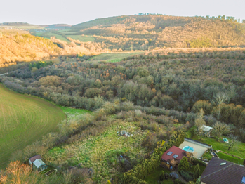 Prodej pozemku 2155 m², Králův Dvůr