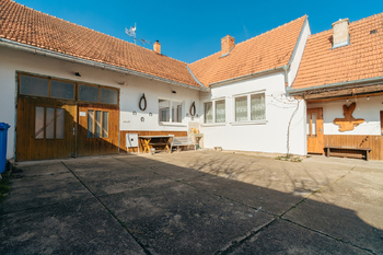 Dvůr - Pronájem domu 129 m², Pouzdřany