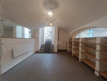 Pronájem obchodních prostor 53 m², Praha 5 - Smíchov