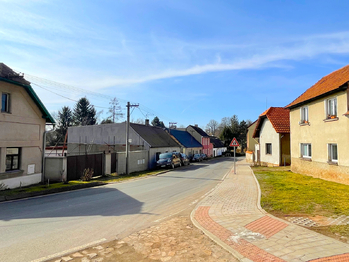 Prodej pozemku 944 m², Přistoupim