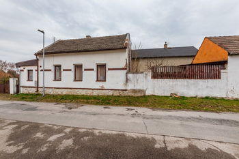 Prodej domu 67 m², Káraný