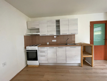 Pronájem domu 80 m², Církvice