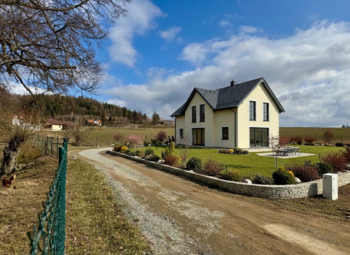 Prodej pozemku 4190 m², Kladruby