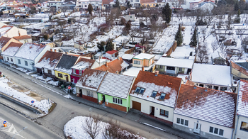 pohled na dům z dronu - Prodej domu 183 m², Brno