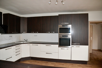 Prodej domu 180 m², Dobrovice